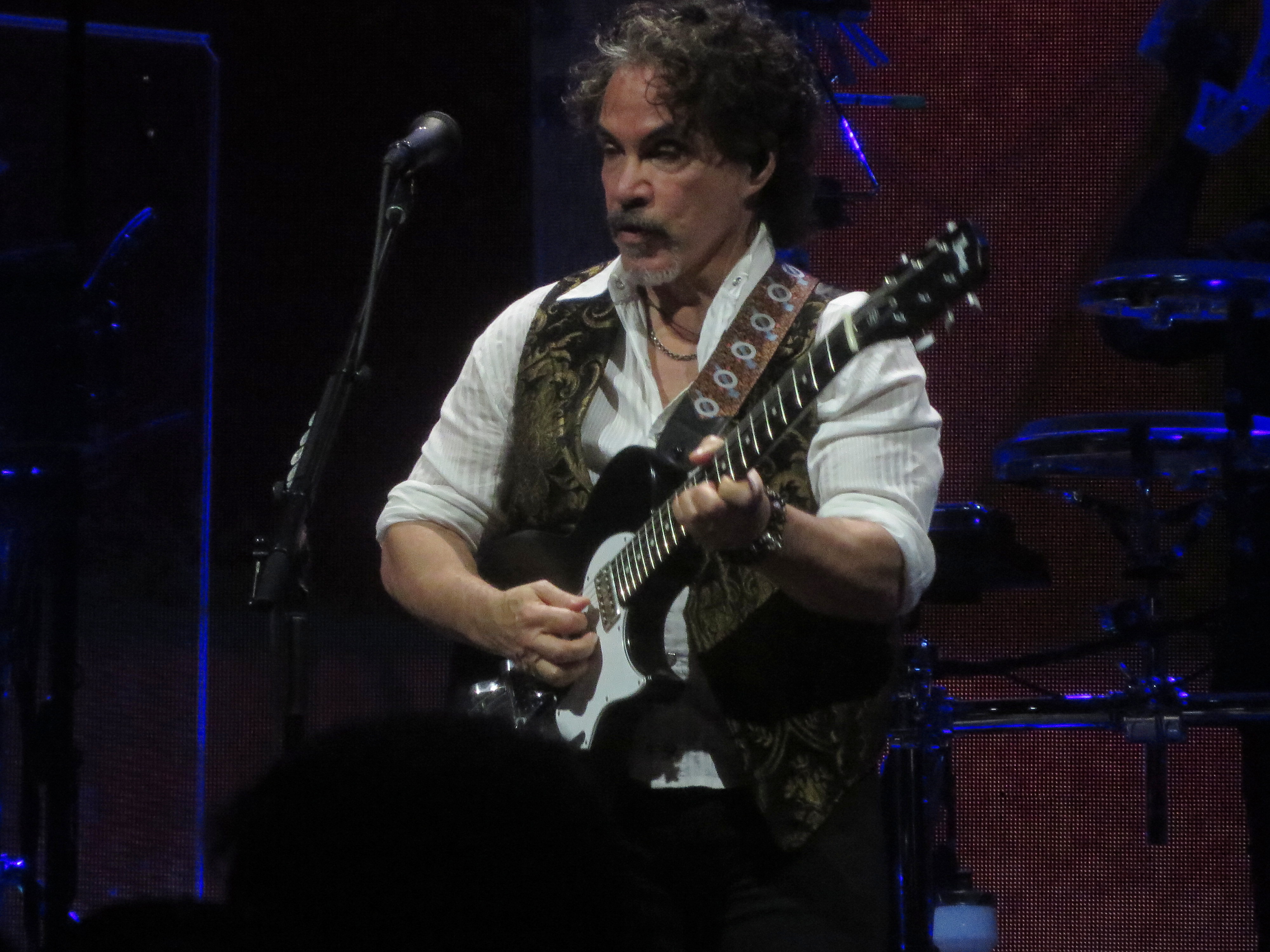 HallAndOates2018-06-05TheCentreTorontoCanada (2).JPG